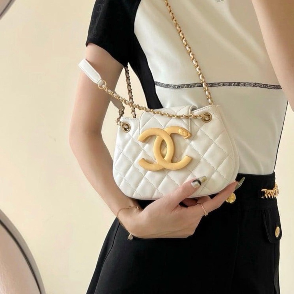 GWP Chanel Makeup VIP Gift Chic Quilted Shoulder Bag with Gold Chain